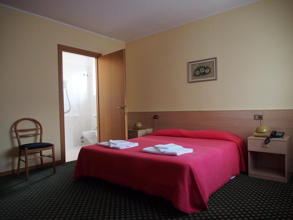 Hotel Belvedere Roana Chambre photo